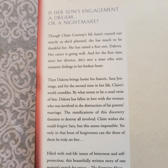 The Forgiving Hour - Hardcover - Robin Lee Hatcher - Picture 3 of 4